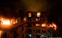 Cháy kinh hoàng tại chung cư ở Paris, ít nhất 8 người chết