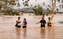 Bão số 8 vào Biển Đông sau khi quét qua Philippines làm 16 người thiệt mạng trong ngày Giáng sinh