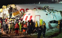 Máy bay gãy thành 3 đoạn khi hạ cánh, 3 người chết, 179 người bị thương