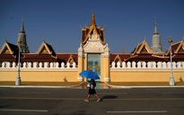 Quốc hội, nhiều bộ ở Campuchia cho làm việc tại nhà để phòng COVID-19