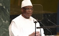 Bị binh sĩ nổi loạn bắt giữ, tổng thống Mali từ chức, giải tán quốc hội