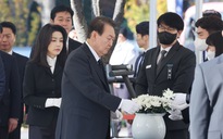 Nhiều nơi ở Hàn Quốc lập bàn thờ cho các nạn nhân vụ giẫm đạp tại Itaewon