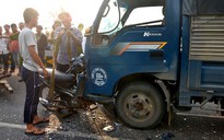 Xe máy đâm thủng đầu xe tải, một người chết thảm ở 'dốc Campuchia'
