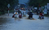 Mưa lớn nhấn chìm hàng chục ngôi nhà ở Lâm Đồng