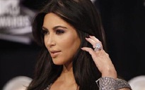 Kim Kardashian nếm 'trái cấm’ với cháu họ Michael Jackson năm 14 tuổi