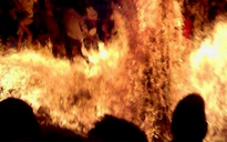 Một thanh niên nghi bị đốt chết