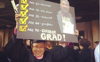 Cụ ông gốc Việt 70 tuổi tốt nghiệp đại học Mỹ