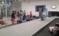 Sập giàn giáo trên băng chuyền tại sân bay Tân Sơn Nhất
