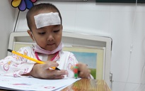 Bé gái mới 4 tuổi phải chịu 6 đợt hóa trị
