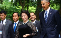 Tổng thống Obama thăm nhà sàn Bác Hồ