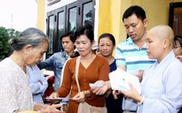 Giúp đỡ người dân vùng lũ Quảng Trị, Quảng Bình