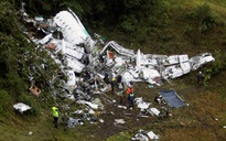 Máy bay chở đội bóng rơi, 75 người chết