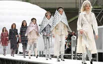 Chanel 'phóng tên lửa' khép lại Paris Fashion Week 2017