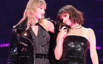 Taylor Swift mừng sinh nhật Selena Gomez dù bận lưu diễn xa