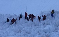 Lở tuyết chôn vùi nhiều người ở Thụy Sĩ