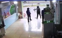 Bắt giam thượng úy nổ súng tại ngân hàng