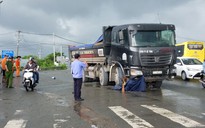 Tai nạn ở Bình Chánh: Bà nội tử vong tại chỗ, cháu gái 8 tuổi thoát chết hy hữu