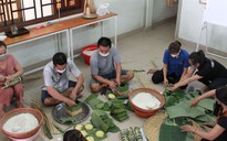 'Bánh chưng nghĩa tình' tặng tuyến đầu chống dịch Covid-19