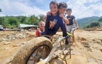 Hướng về miền Trung: Trẻ con ở Trà Leng