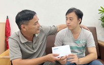 Trao học bổng Nguyễn Thái Bình - Báo Thanh Niên cho sinh viên mồ côi Thào A Khay