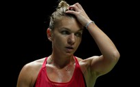 Halep thảm bại trước Wozniacki ở giải WTA Finals Singapore
