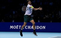 Đánh bại Zverev, Federer lần thứ 14 vào bán kết ATP Finals