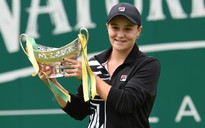 Tay vợt nữ Barty giành vị trí số 1 thế giới từ tay Osaka