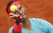 Những thói quen kỳ lạ trên sân của ‘Vua đất nện’ Rafael Nadal