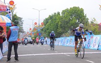 Tay đua trẻ Nguyễn Thị Kim Cương ‘xé’ áo vàng giải xe đạp nữ Bình Dương