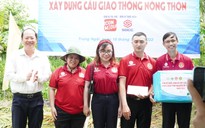 Thành ủy TP.HCM thăm chiến sĩ thanh niên tình nguyện hè tại Vĩnh Long