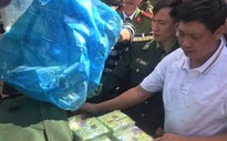 Quảng Bình phát hiện xe bán tải chở hơn 200 kg nghi ma túy đá