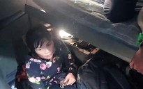 Một phụ nữ trốn trong cabin xe đầu kéo để nhập cảnh trái phép qua cửa khẩu