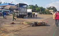 Bình Phước: 2 người đi xe máy tử vong sau va chạm xe tải đang qua đường