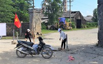Quảng Bình: Người dân tháo dỡ rào chắn trước các nhà máy xi măng sau đối thoại