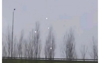 Hàng loạt UFO xuất hiện dọc bờ biển nước Anh