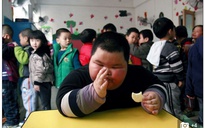 Tranh cãi việc trường học phát bữa ăn dựa theo... cân nặng ở Trung Quốc