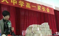 Một trường học Trung Quốc thưởng hơn 26 tỉ đồng cho học sinh