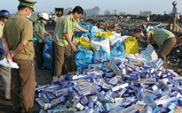 Tạm giữ hơn 150 tấn thiết bị máy thải từ Trung Quốc