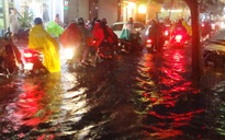 Sài Gòn, Nha Trang ngập nặng do mưa lớn
