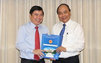 Ông Nguyễn Xuân Phúc trao quyết định phê chuẩn cho tân Chủ tịch TP.HCM