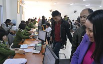 Hơn 1.000 người Hà Nội làm thủ tục cấp thẻ căn cước trong ngày đầu tiên