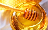 Chuối, trà, mật ong giúp giảm đau họng