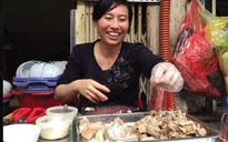 Đến hàng bún 'mắng' ở Hà Nội: Giòn ngọt bún đuôi, bún lưỡi