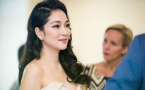 Hoa hậu Nguyễn Thị Huyền xinh đẹp tiếp đoàn thám hiểm hang Sơn Đoòng