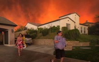 Cháy rừng dữ dội ở Mỹ, hàng chục ngàn người sơ tán