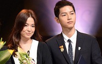 Song Joong Ki, Song Hye Kyo tái ngộ, nhận bằng khen của Tổng thống Hàn Quốc