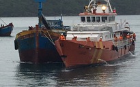 Lai dắt tàu cá và 5 thuyền viên bị nạn vào cảng Bến Đầm