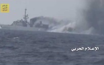 Chiến hạm Ả Rập Xê Út trúng tên lửa quân Houthi ngoài khơi Yemen