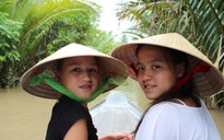 Dòng máu Việt rạng danh ở đấu trường quốc tế: Hai chị em bơi nghệ thuật nổi tiếng ở Hungary