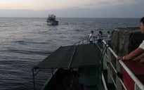 Hải quân cứu 10 ngư dân ở Hoàng Sa